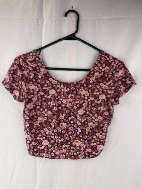 Garage Women’s Size Small Wine, Pink & Green Floral Scoop Crop Top T Shirt